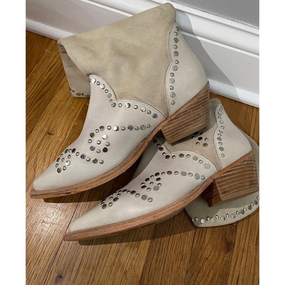 Free People Joelton Studded Size 38.5 Bone Stone Tall
Leather Suede West… - Picture 7 of 8